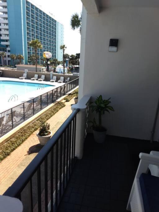 Pool Front & Across From Beach Myrtle Beach Extérieur photo